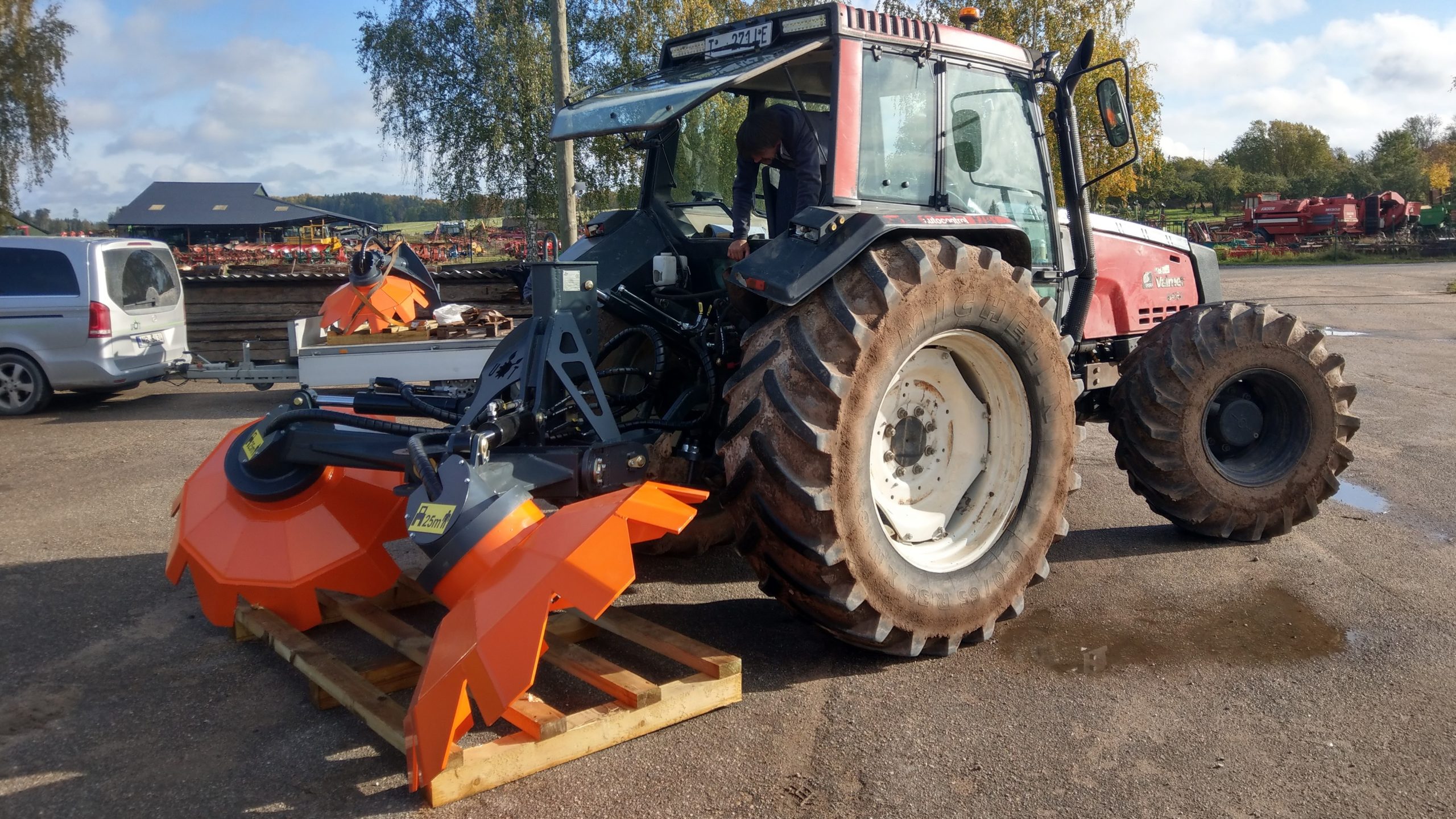 UOT-2000 Forest trencher